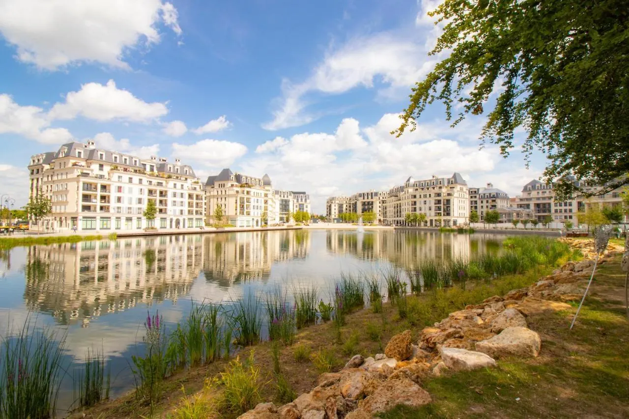 Séjour chez l'habitant La Hearty Room Logement en Colocation Le Plessis-Robinson